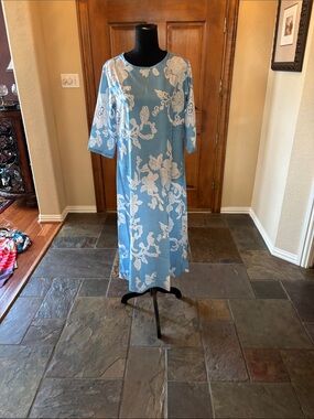 Source Unknown Light Blue Midi Dress with White Floral Appliqué